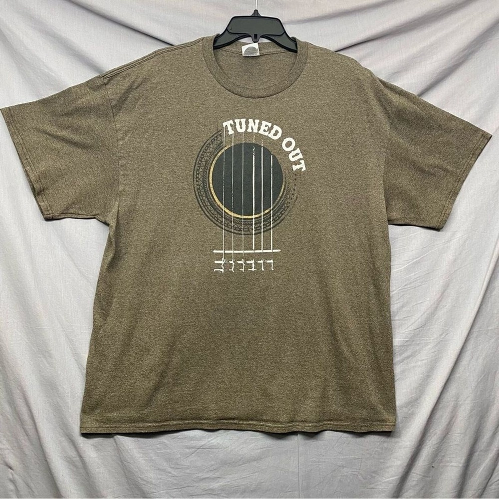 Graphic‎ Print Tuned Out T-Shirt Delta Brown Size | XL